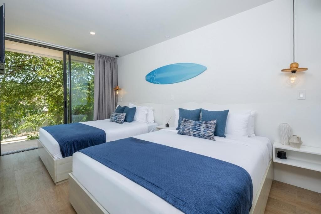 In-room safe, desk, laptop workspace, soundproofing