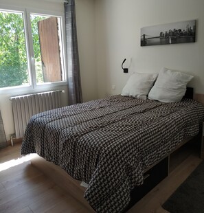 Een strijkplank/strijkijzer, internet