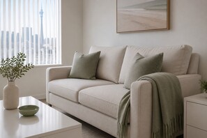 Comfort Studio | Living area - Juniper House Suites (Toronto)