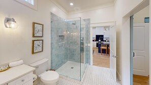 Shower, hair dryer, towels - Newly Renovated Historic Atco Village Retreat (Cartersville)