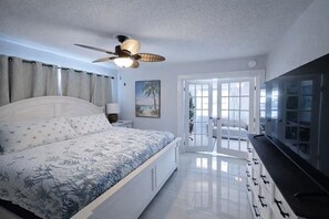 2 bedrooms, iron/ironing board, Internet, bed sheets - Backyard Bliss - Coastal Waterfront Pool Home with Amazing View of Peace River (Port Charlotte)