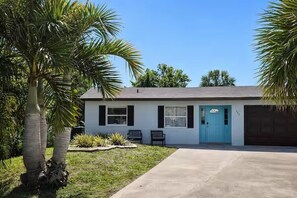 Exterior - Backyard Bliss - Coastal Waterfront Pool Home with Amazing View of Peace River (Port Charlotte)
