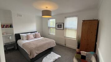 3 bedrooms, WiFi, bed sheets