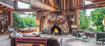 Luxury Wine Country Estate Near Downtown/Wineries