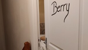 Classic Room, Non Smoking, Garden View | Minibar (some free items), soundproofing, WiFi (free) - Bed & Breakfast Chez Mon Reve (Éguzon-Chantôme)