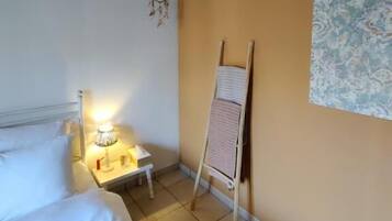 Quarto casal luxo, para não fumantes, vista para o jardim | Quartos à prova de som, Wi-Fi de cortesia