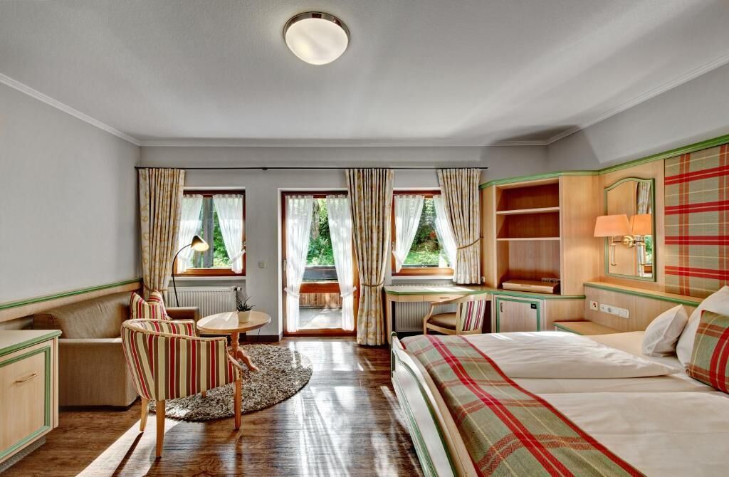 In-room safe, blackout curtains, free WiFi