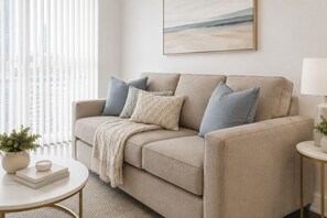 Standard Suite | Living area - The Copperline Stay (Toronto)