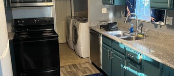Modern Corporate Housing/Wi-Fi/Near Refineries