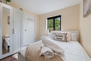 2 Schlafzimmer, Bügeleisen/Bügelbrett, Internetzugang, Bettwäsche