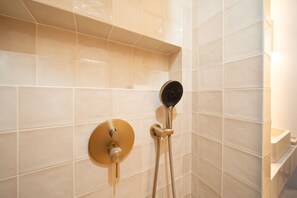 Apartment | Bathroom - Cosy, Central Flat - 1bdr/4p - Place des Lices (Saint-Tropez)