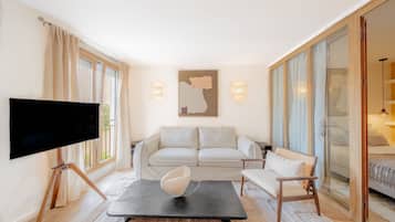 1 habitación y espacio para trabajar con laptop