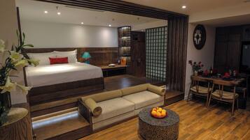 Appartement Luxe | Coffres-forts dans les chambres, bureau