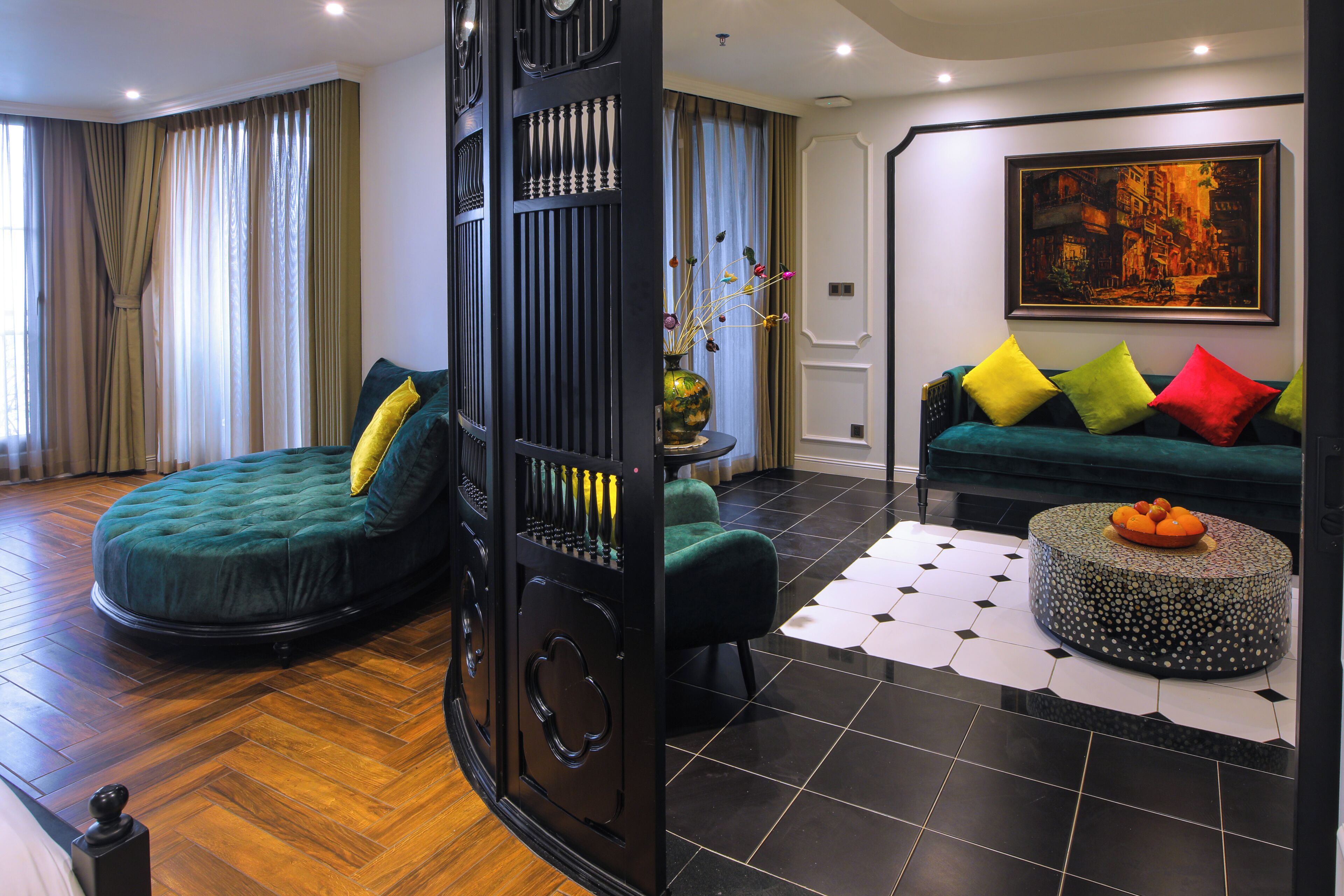 Luxury Apartment, City View | Living room | 40-inch flat-screen TV with cable channels