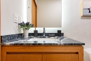 Shower, hair dryer, towels - 201-A (Puerto Vallarta)