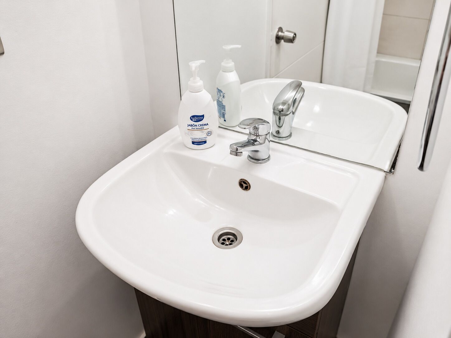 Apartamento Confort, balcón, vistas a la montaña | Baño