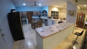 Basic Double Room | Private kitchen