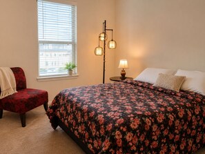 3 bedrooms, iron/ironing board, WiFi, bed sheets - 3BR Houston home near NRG World Cup & Med Center (Houston)