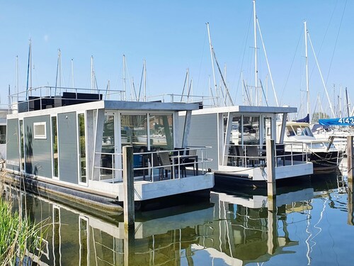 Marina Aesthetic Lodge Getaway