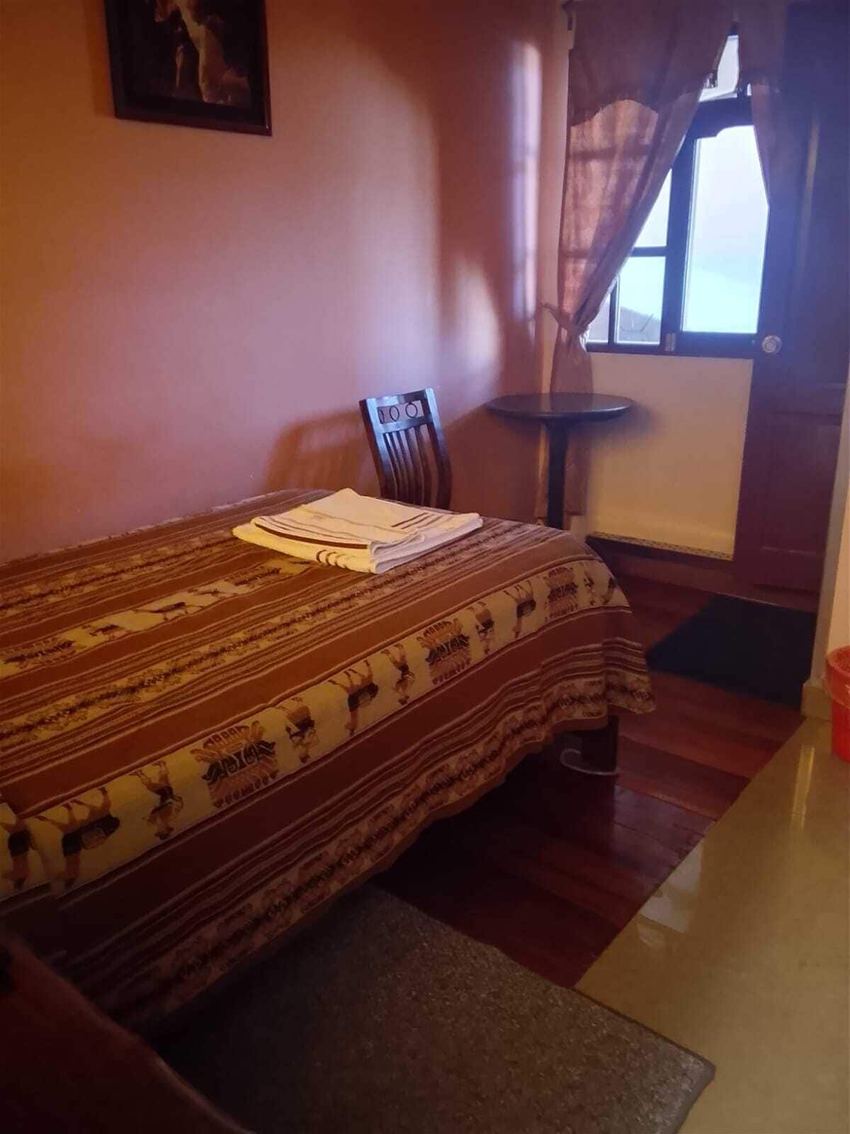 Basic Room | Bed sheets