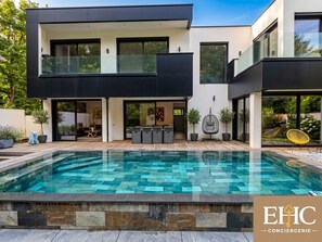 Pool - La Demeure Monochrome (Cambes)
