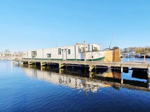 Historic Houseboat Stay for 7