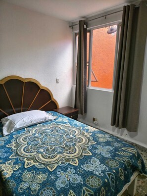 1 quarto, Wi-Fi de cortesia, roupa de cama