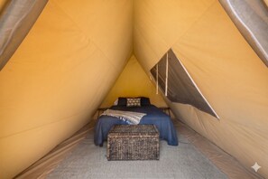 Room - Private Woodland Glamping in the Black Hills (Hermosa)