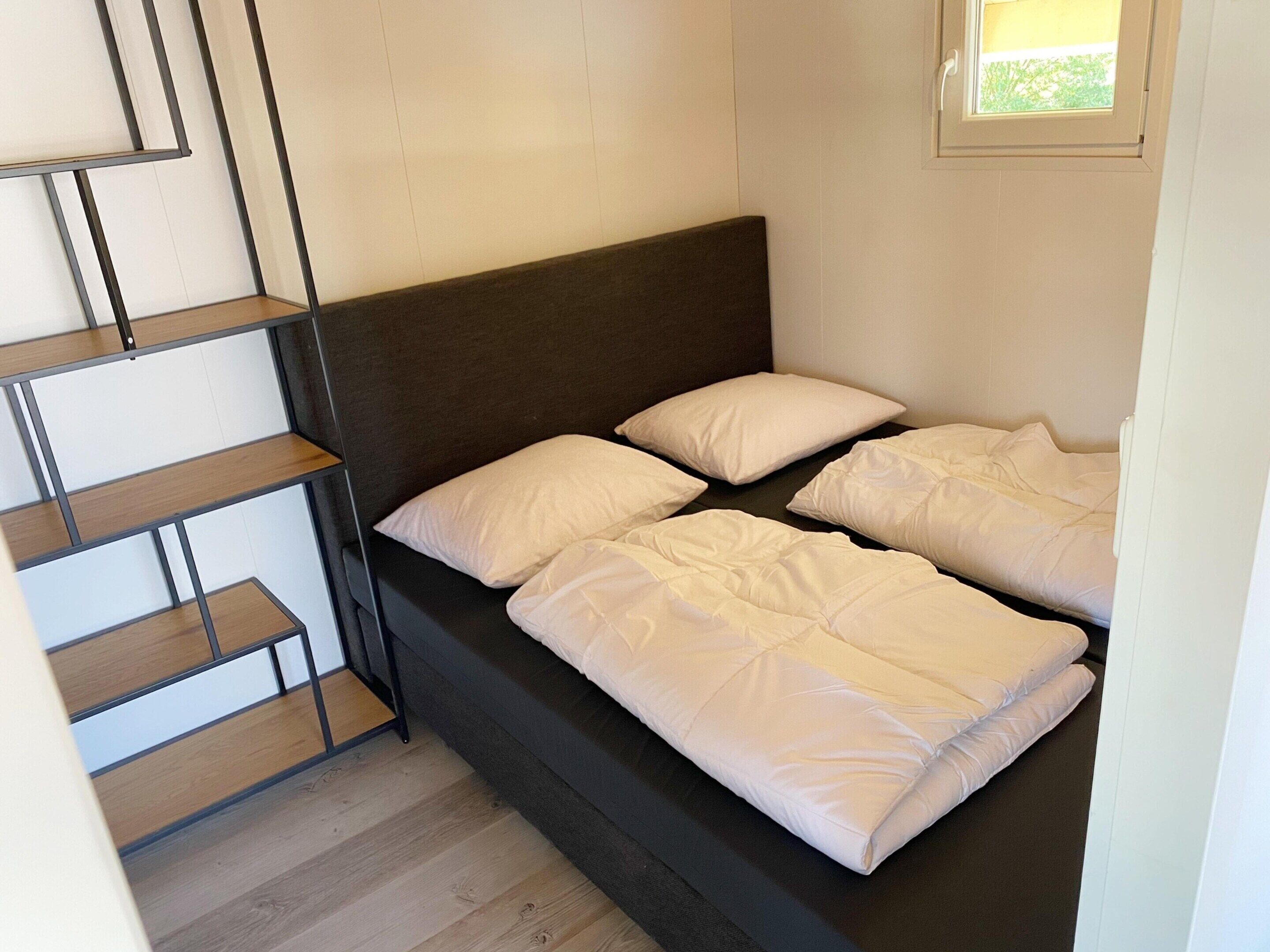 2 bedrooms