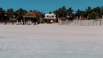 Am Strand, Liegestühle