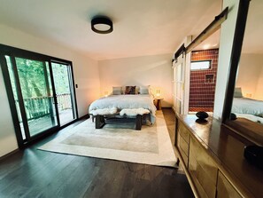 3 habitaciones, tabla de planchar con plancha, wifi y ropa de cama 
