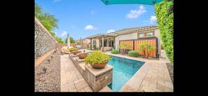 Pool - Glendale Getaway-Walk to State Farm Stadium, Arena, Westgate & Shopping! (Glendale)