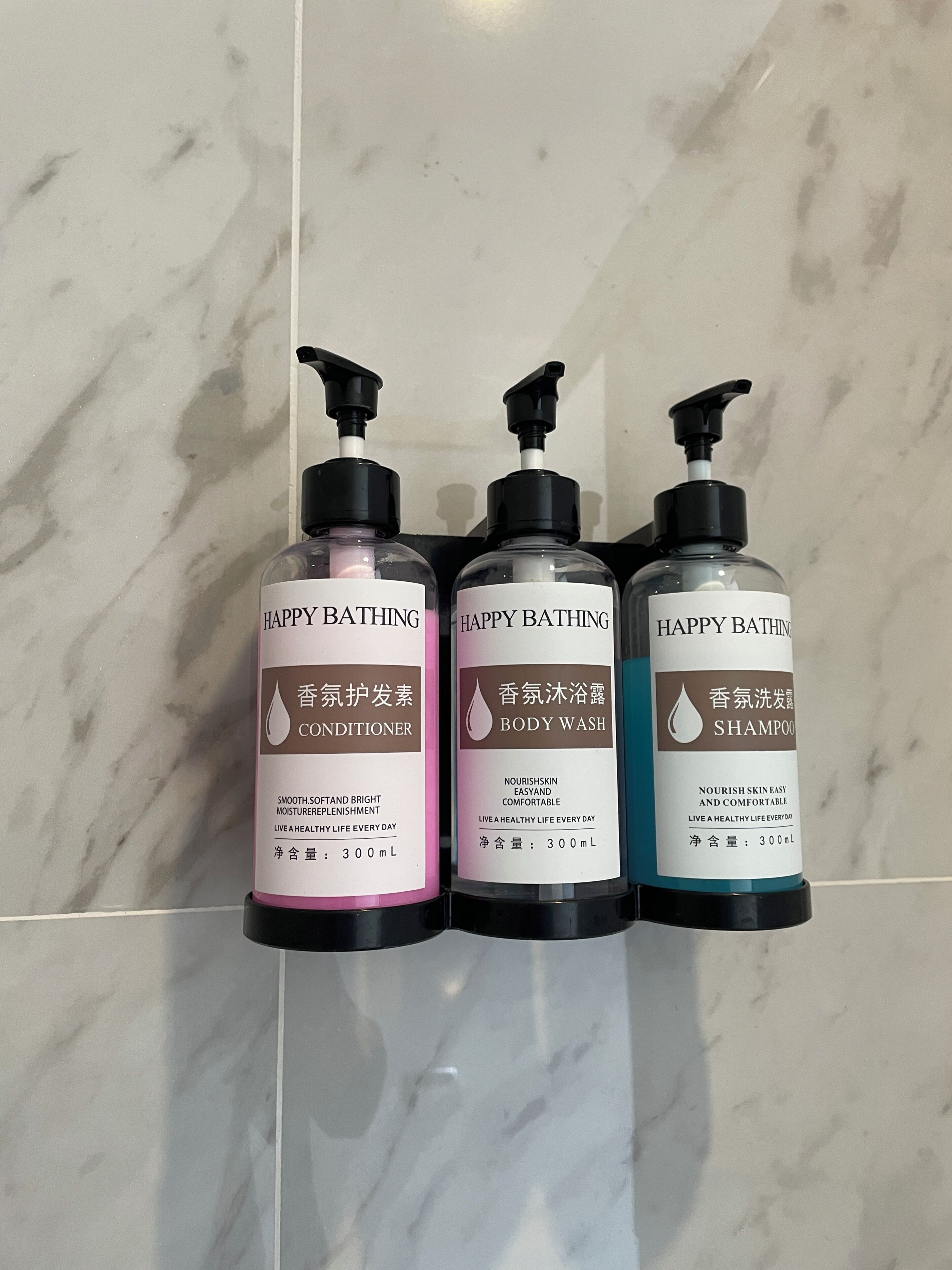 Habitación Confort, vista al patio | Amenidades de baño | Toallas, jabón, shampoo 