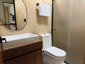 Handtücher, Seife, Toilettenpapier