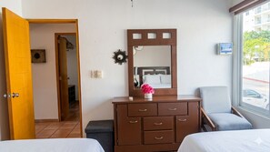 2 habitaciones, tabla de planchar con plancha y wifi gratis 