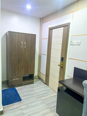 Quarto solteiro luxo | Parte interna