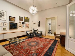 Interior - Perfect 4-bedroom apartment with AC in tranquil Wien (Wien)