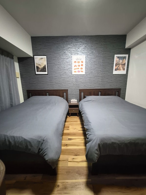 Room | WiFi (free) - HK House (Osaka)
