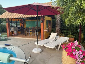 Outdoor dining - Vrbo Property (Carvoeiro)
