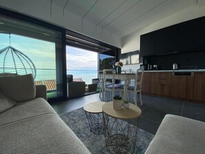 Luxury Apartment, Sea View | Living area