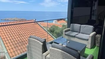 Luxe appartement, uitzicht op zee | Terras