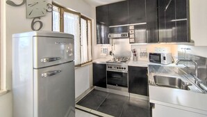 Frigorífic, microones, forn i rentaplats 