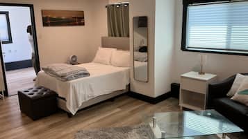 1 habitación, tabla de planchar con plancha, wifi gratis y ropa de cama