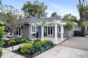 Exterior - Private Hollywood Hills Oasis - Great for World Cup LA (Los Angeles)