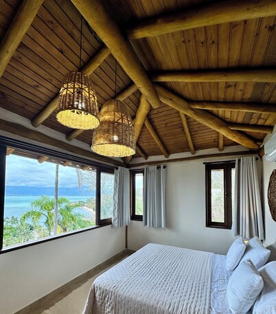 Premium Private Suite with views of Ilhabela