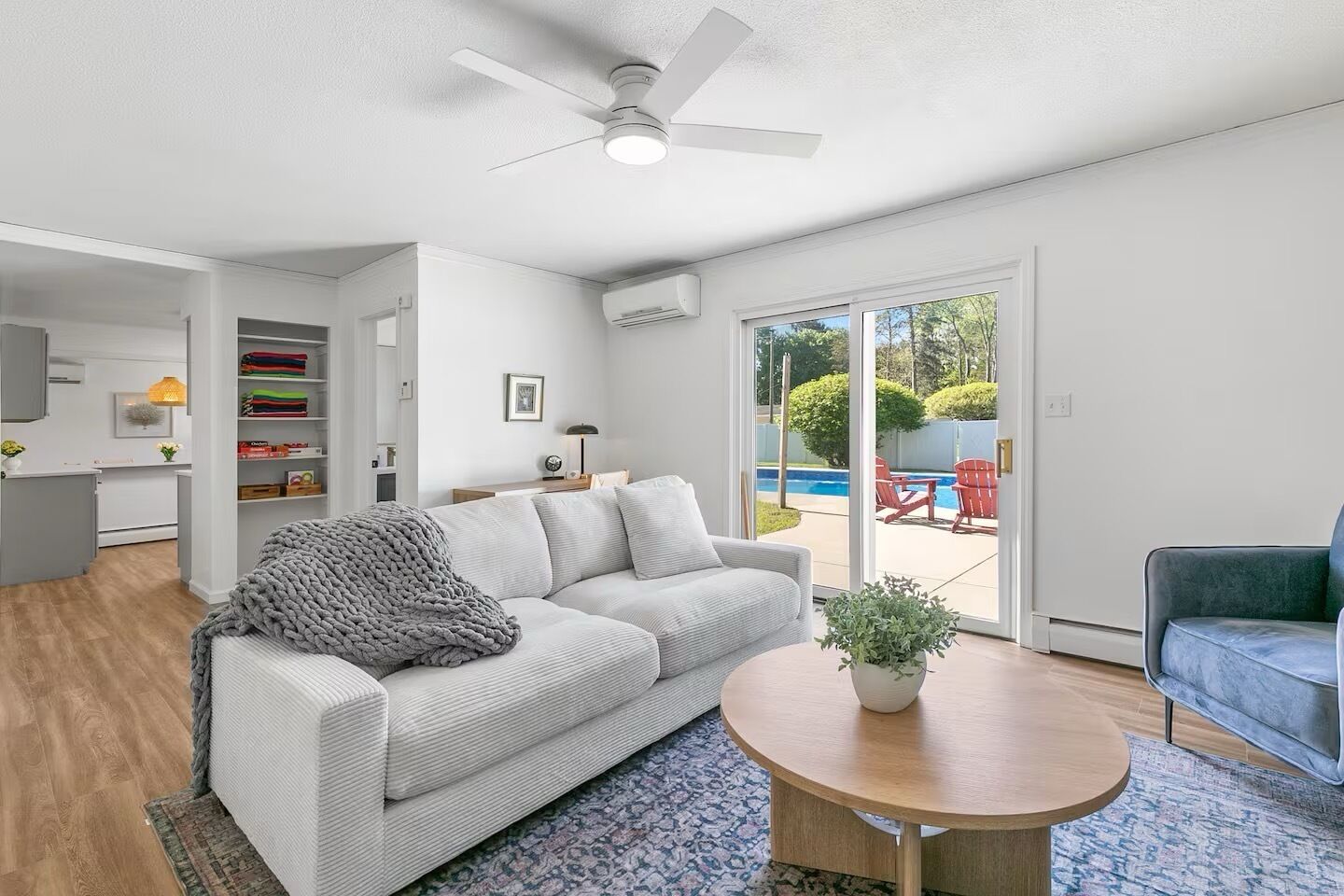 Smart TV, fireplace, video games, table tennis