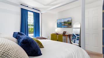 Escrivaninha, Wi-Fi de cortesia, roupa de cama
