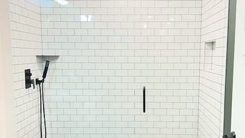 Asciugamani, sapone, carta igienica
