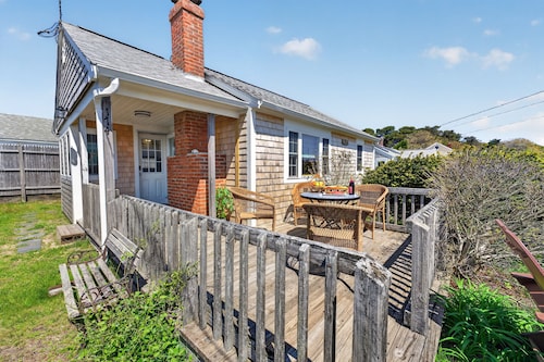 Charming Dennis Port Retreat Near the Beach