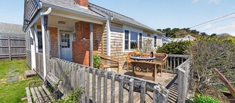 Charming Dennis Port Retreat Near the Beach